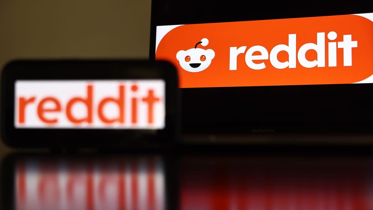 Various Reddit communities move to cut ties with X, enact link ban