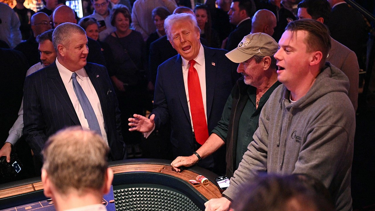 Las Vegas gamblers shocked by President Trump visit to casino floor