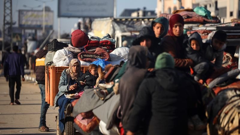 Palestinians return to devastated northern Gaza