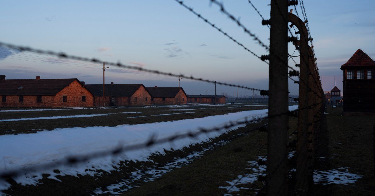 Live updates: Auschwitz liberation 80th anniversary