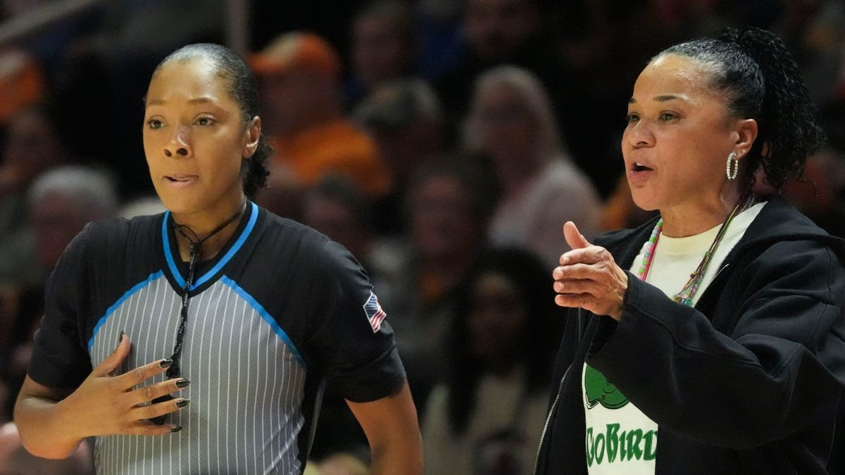 Dawn Staley, South Carolina keep Tennessee, Kim Caldwell chasing