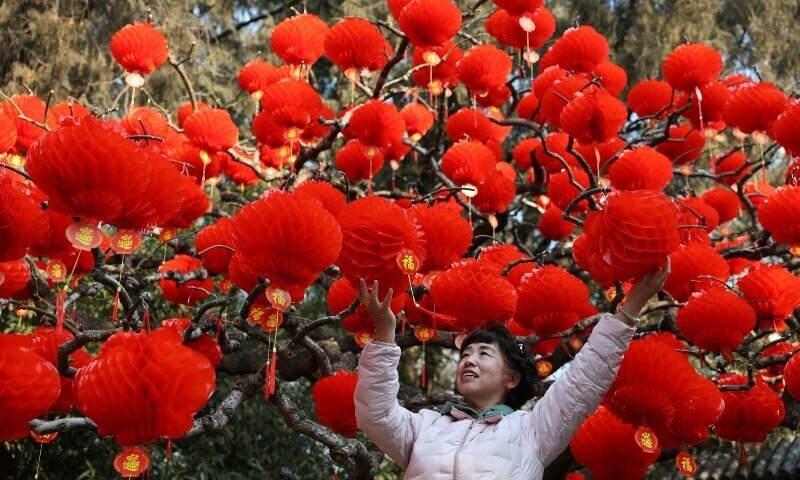 China travel peaks as millions head home for Lunar New Year - World