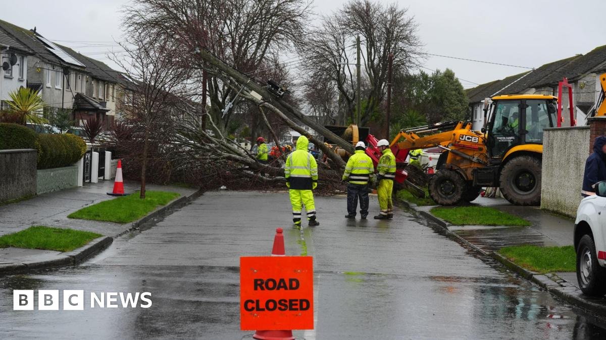 Ireland: Almost 250,000 still without power after Storm Éowyn