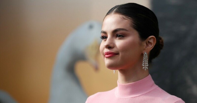 Selena Gomez deletes video crying about deportation of undocumented immigrants - Celebrity