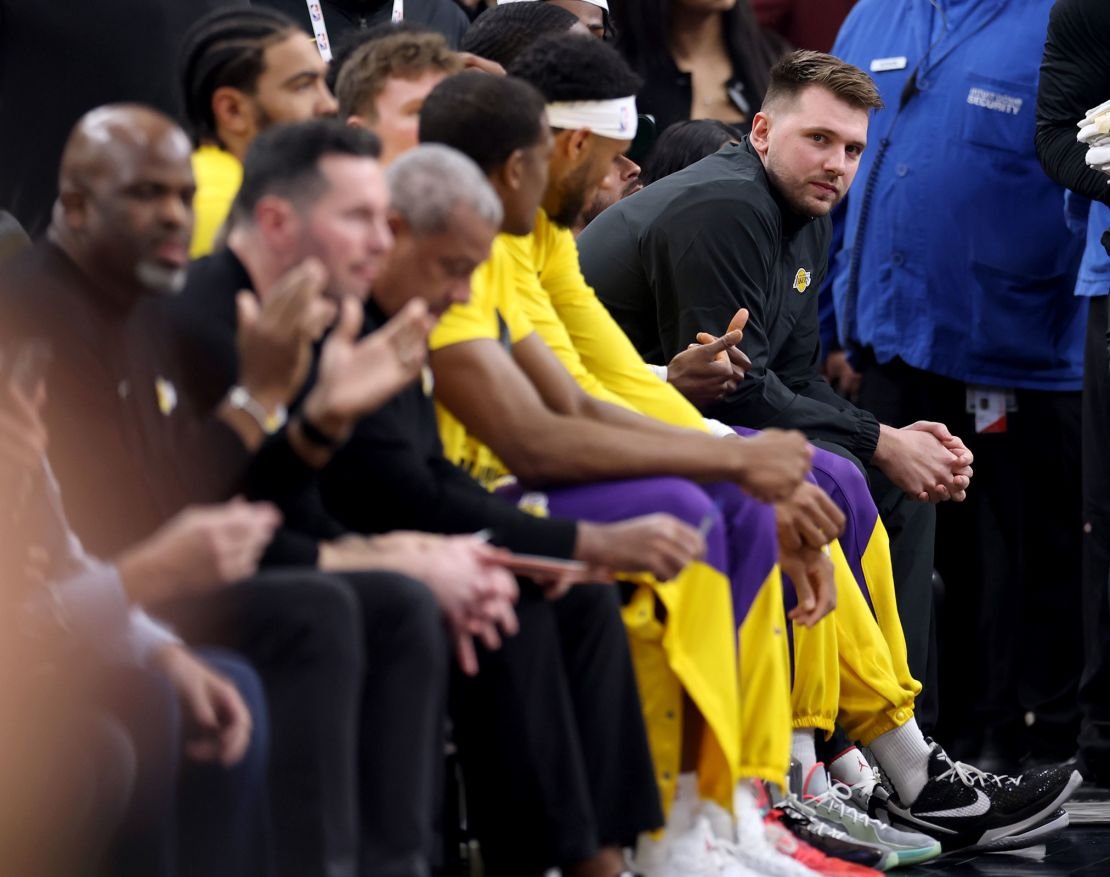 Doni was on the bench for the game against Los Angeles Clippers on Tuesday.