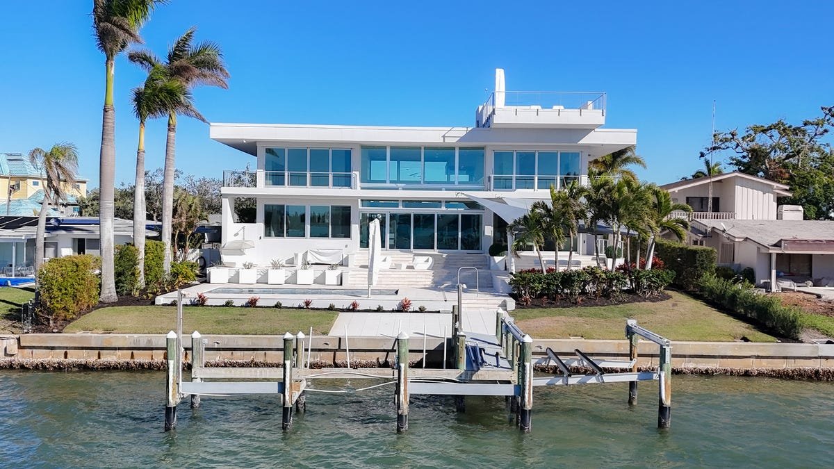 Creedence Clearwater Revival bassist lists Florida home for $10M