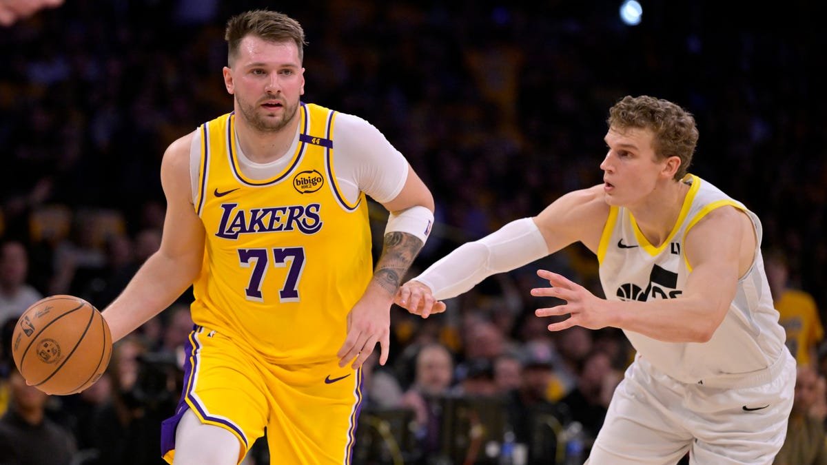 How many points did Luka Doncic score tonight in Lakers debut vs Jazz