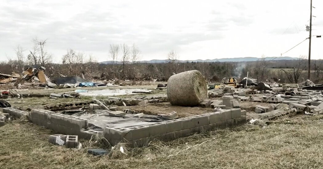 2 Killed as Tornadoes Sweep Through East Tennessee