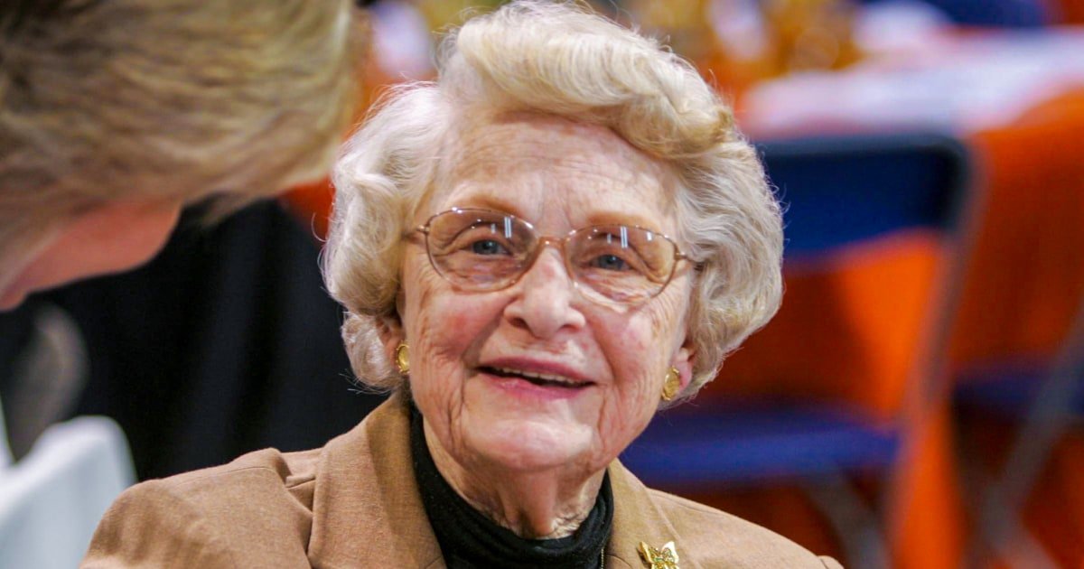 Chicago Bears owner Virginia McCaskey, the daughter of George Halas, dies at 102