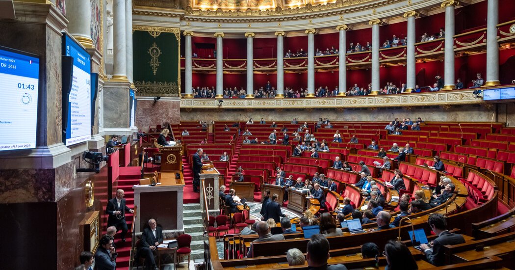 French Government Survives No-Confidence Vote