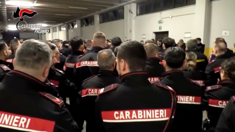 Palermo mafia: Italian police arrest around 130 people in massive crackdown