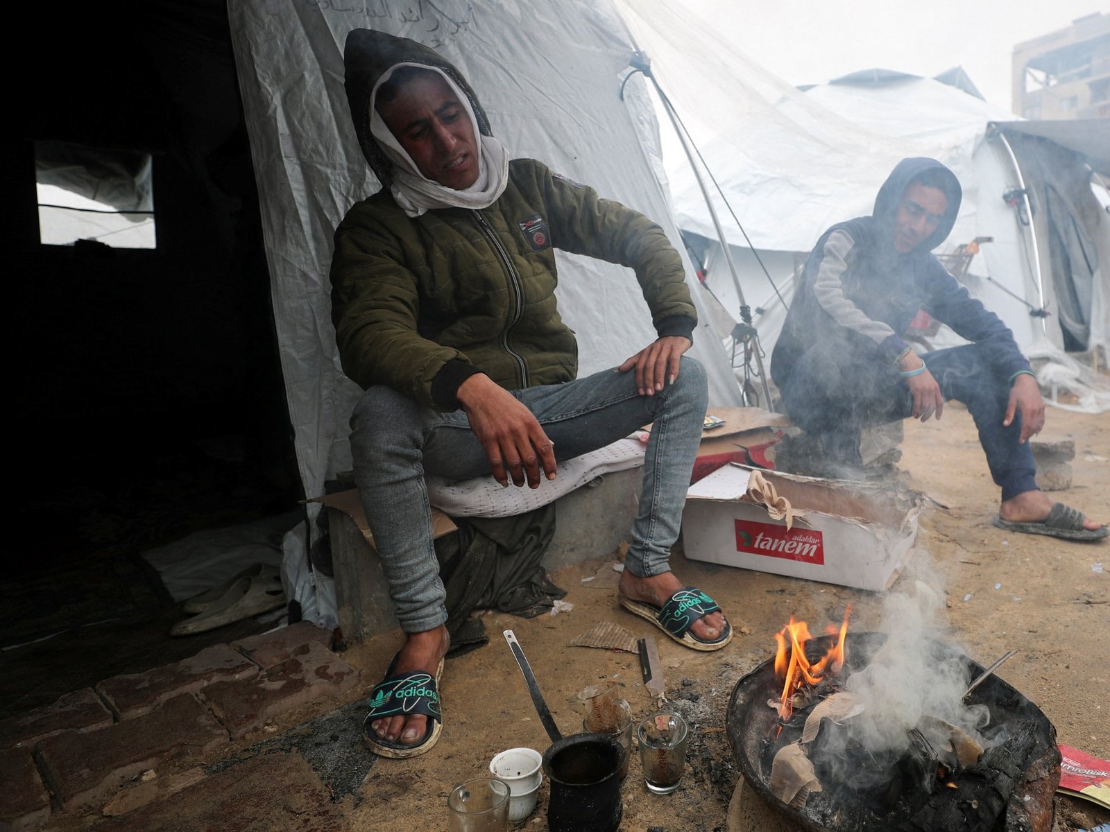 Thousands in Gaza struggle in tents amid cold, stormy weather | Israel-Palestine conflict News