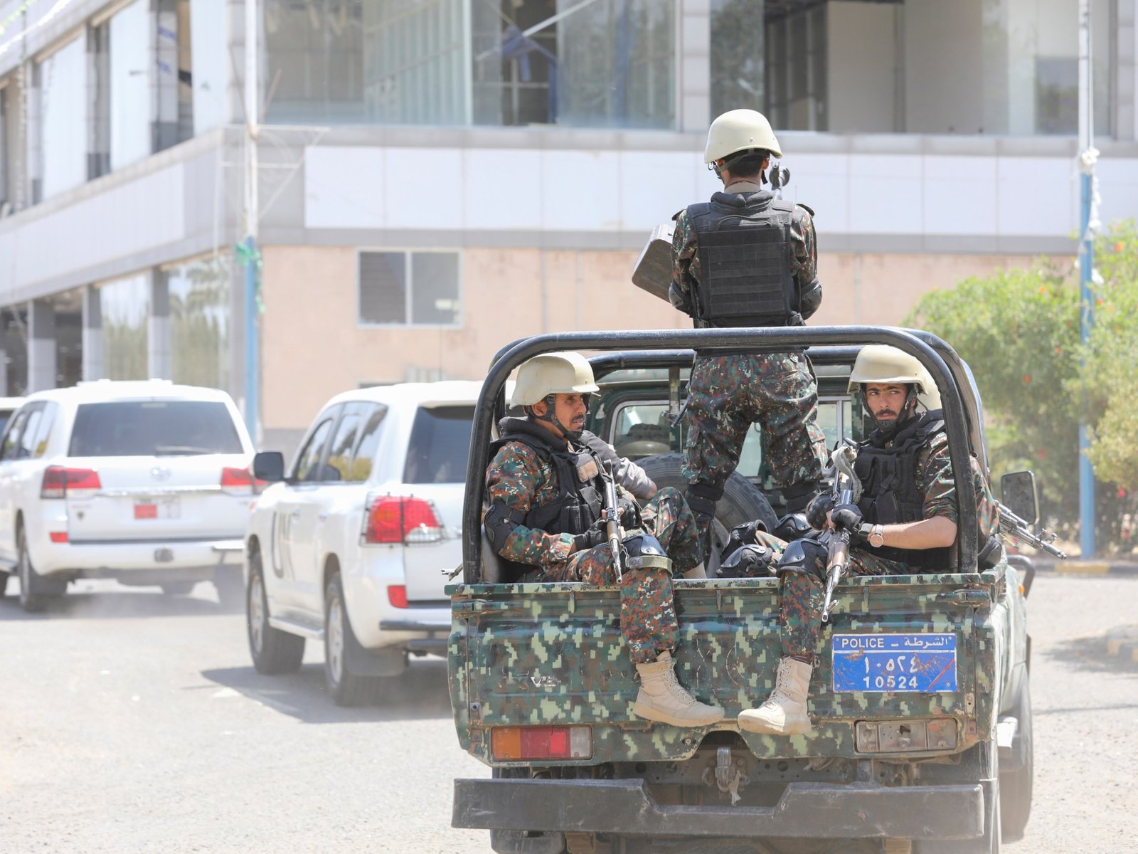 UN suspends operations in Yemen’s Houthi stronghold after staff detained | United Nations News