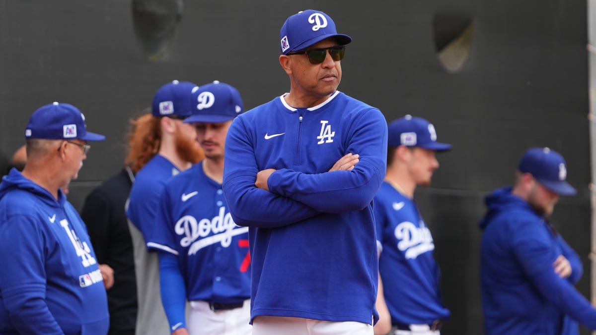 Dave Roberts barely top 50 in sports as MLB's highest-paid manager