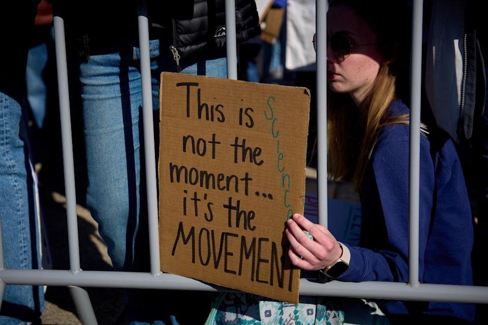 Conducting a symbol reading to a person, & quot; It's not that moment ... it's movement, & quot; At a public gathering, sitting near Barcade