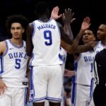 College basketball live updates, scores, results: Duke escapes UNC and other conference favorites advance