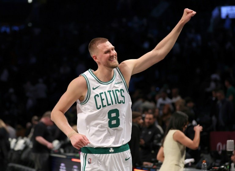 Latvian center Kristaps Porzingis celebrates an NBA victory by the Boston Celtics at Brooklyn (ELSA)