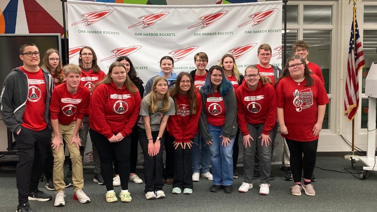 Oak Harbor students excel at Science Olympiad, heading to state finals