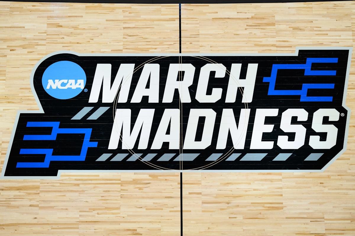 2025 March Madness updates: NCAA tournament watch times, bracket news, Selection Sunday analysis, snubs