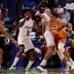 College basketball live updates, scores, results: Texas wins 2OT thriller over Texas A&M