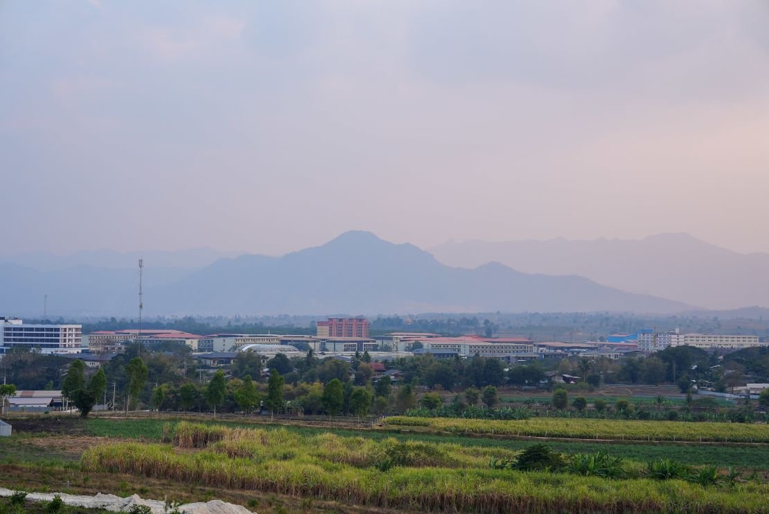 The scam compounds in Myanmar can be seen in the picture crossed across the border in a May suit in the Thai city of Thailand in February 2025.