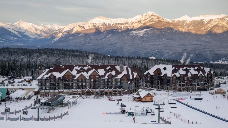 Fallen gondola cabin shuts down British Columbia ski resort