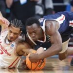 No. 1 seed Houston holds off Gonzaga comeback