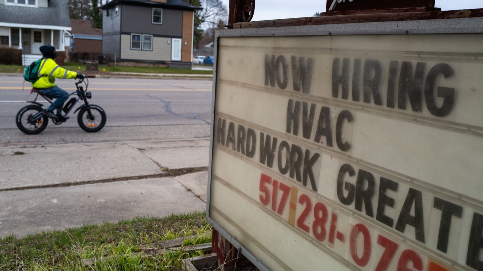 Small businesses' hiring plans shift amid economic uncertainty