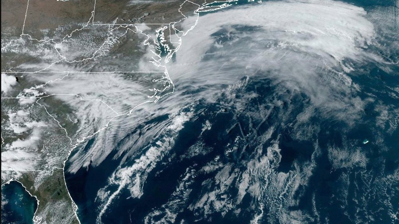 Storm system threatens U.S. with tornadoes, blizzards and wildfire risk : NPR