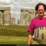 This American Man Knits Global Landmarks Onto Sweaters To Match His Travel Destinations