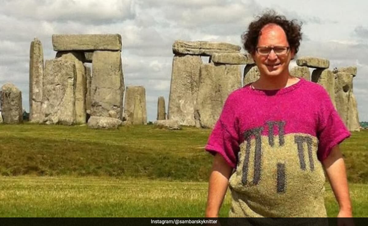 This American Man Knits Global Landmarks Onto Sweaters To Match His Travel Destinations