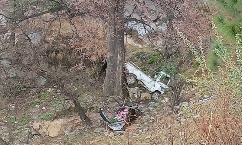 Two students killed, 9 injured as van plunges into ravine in Abbottabad: police - Pakistan